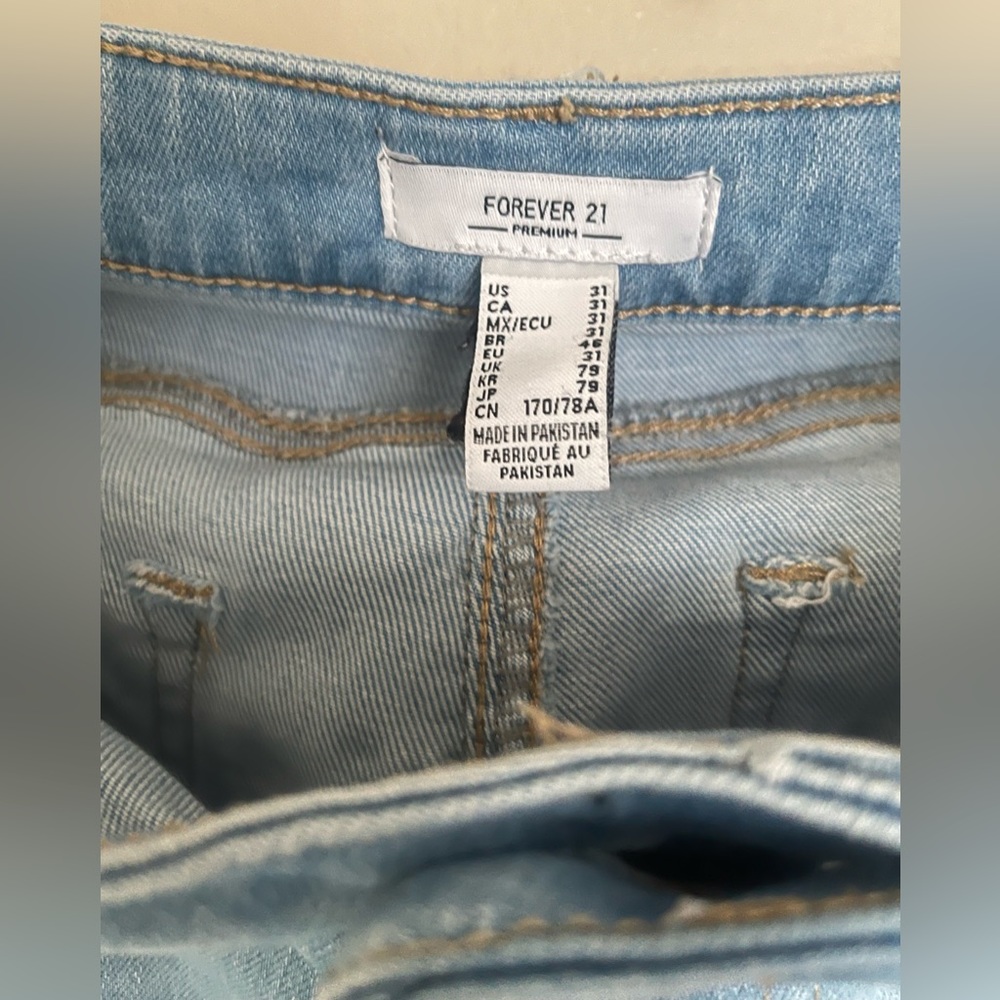 Forever 21 Flare-Leg Jeans Size 12 or 31 - Picture 6 of 7